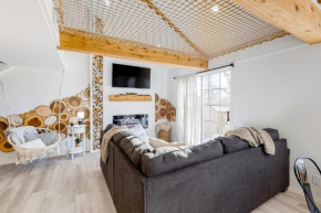 Fall Creek Resort The Lofty Net at the Chic Chalet